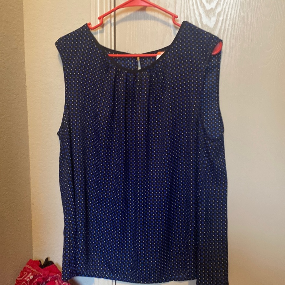 Selling a Women’s Top!